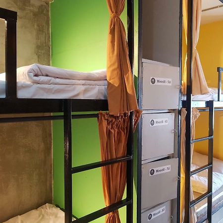 Yellow Flower Hostel Chiang Rai Zewnętrze zdjęcie