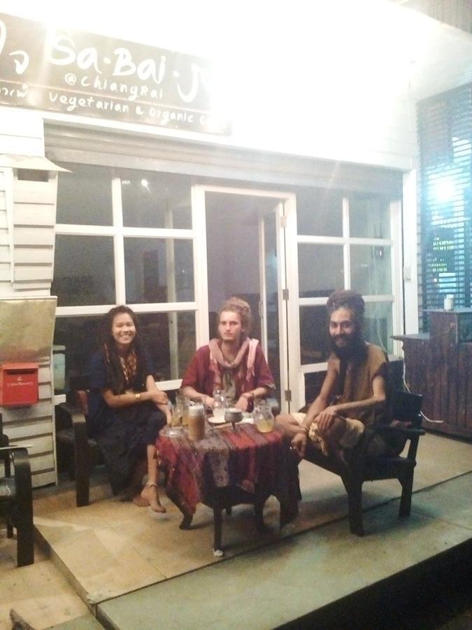 Yellow Flower Hostel Chiang Rai Zewnętrze zdjęcie